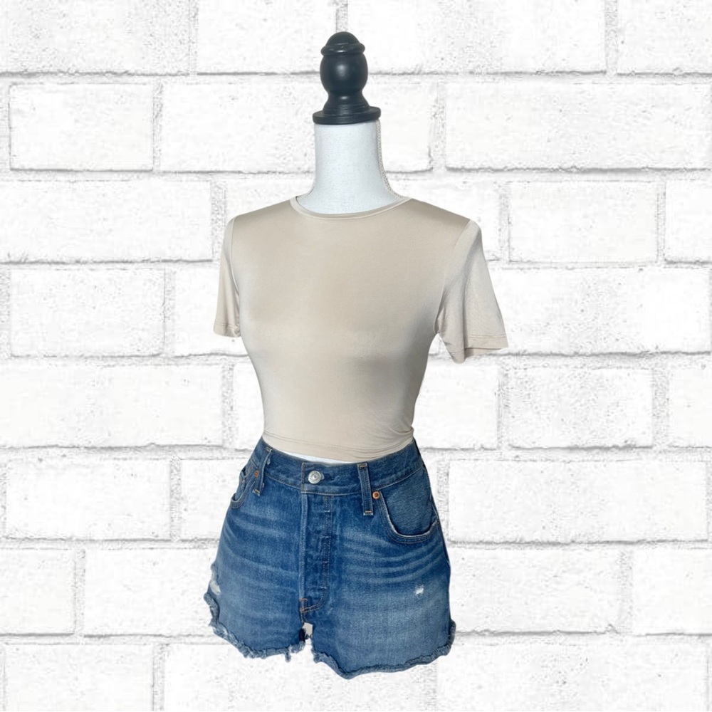 NWT Pretty Little Thing Beige Stretchy Basic Cropped T-Shirt Top Size US6